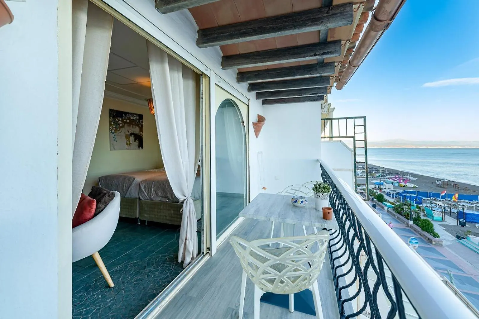 Hof Van Holland Carihuela Torremolinos Apartment