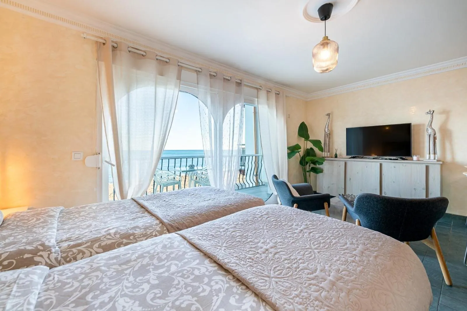 Hof Van Holland Carihuela Apartment Torremolinos Spain